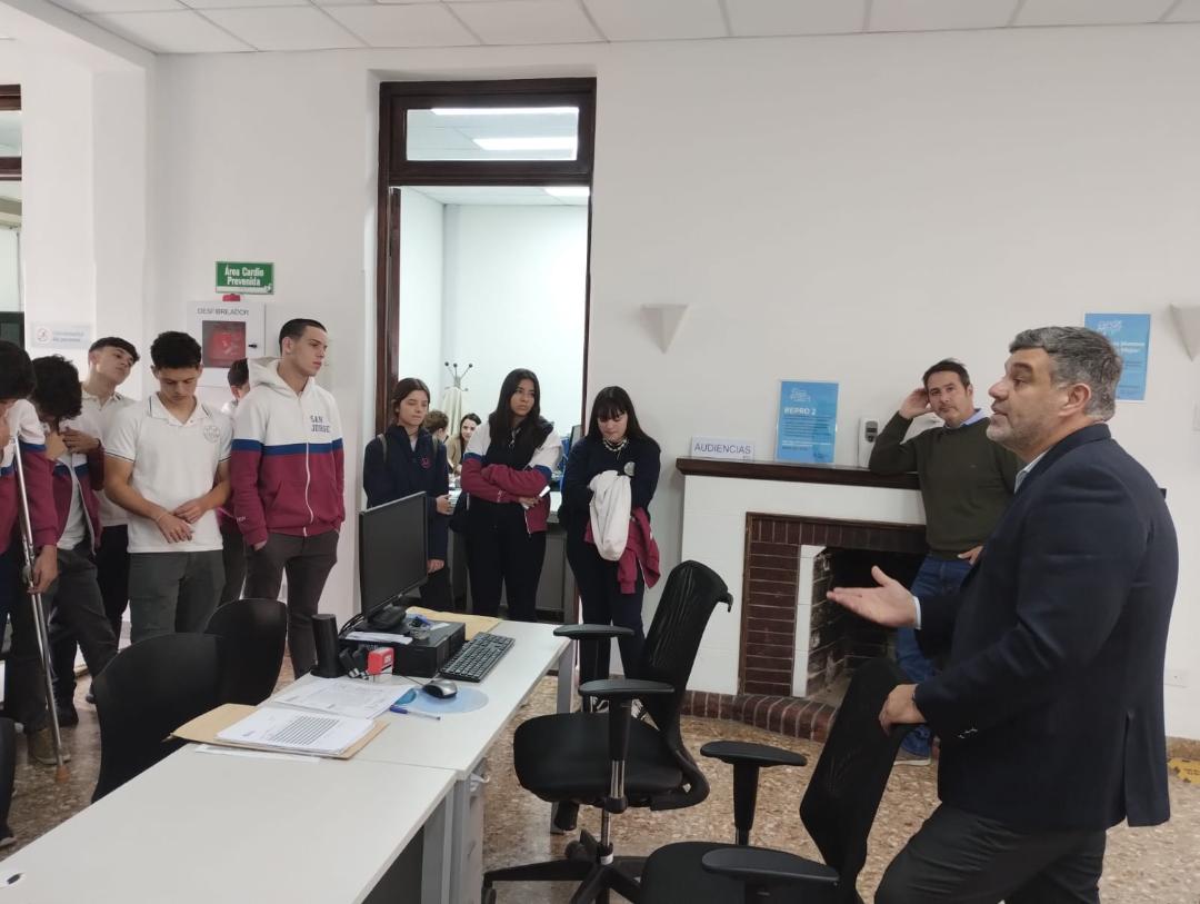 Alumnos del San Jorge aprendieron en el Ministerio de Trabajo