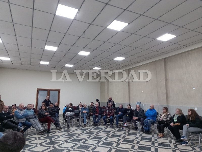 Se agudiza la crisis de comerciantes cercanos al paso bajo nivel