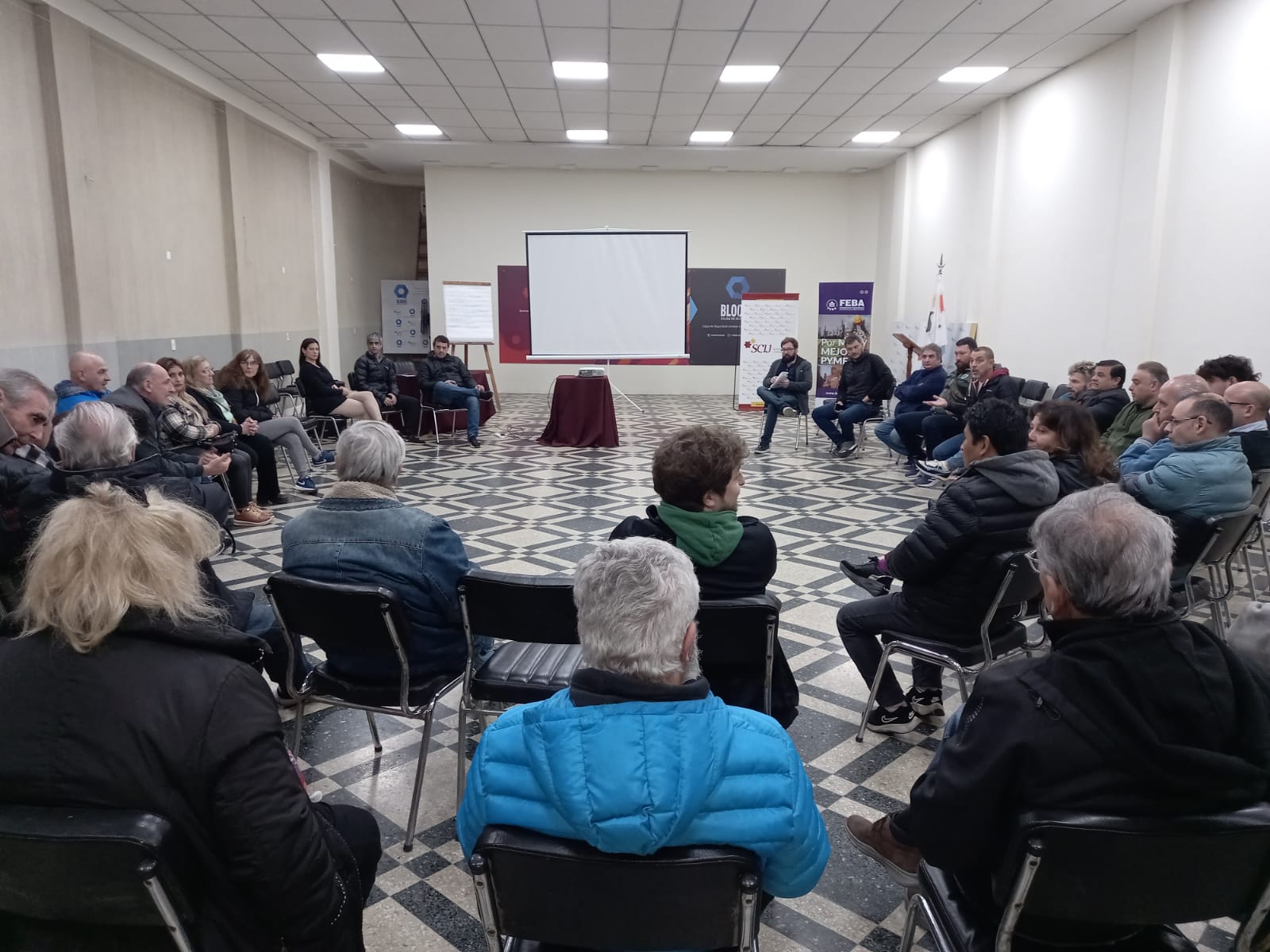 Más de 200 comercios se sienten “perjudicados” por la obra del paso bajo nivel