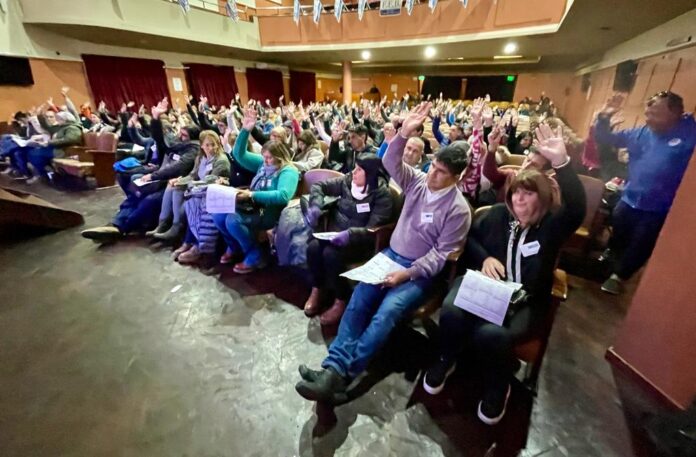 Los docentes aceptaron la oferta de Kicillof y cobrarán un 45% más de aumento
