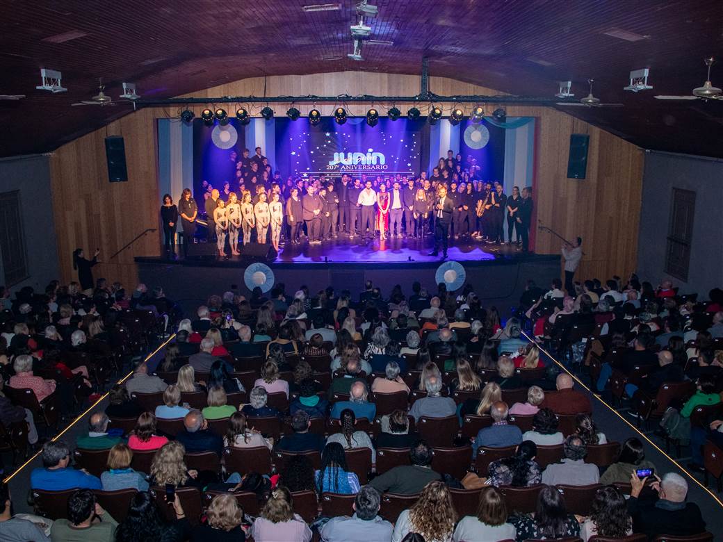 Juninenses disfrutaron de la Velada de Gala