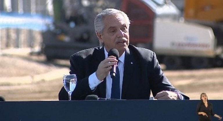 Alberto Fernández llamó a votar a Massa