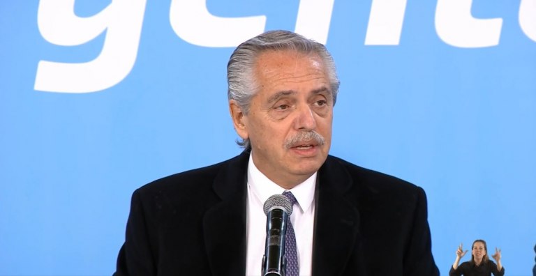 Alberto Fernández anunció la construcción de un barrio en Montes de Oca