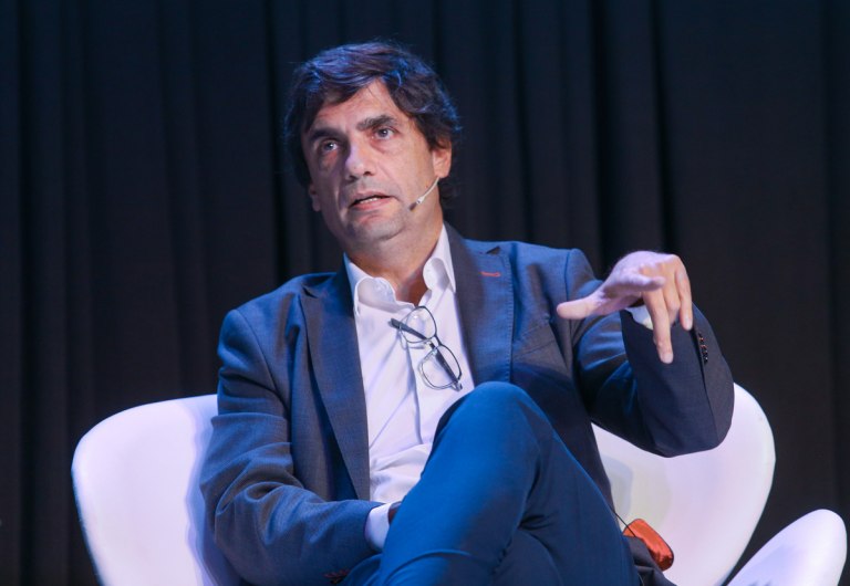 Lacunza cuestionó a Massa con un irónico «Manual K de Política Económica»