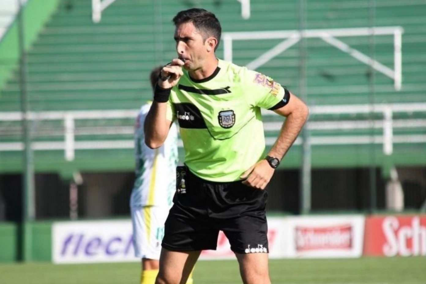 Sarmiento-Vélez: el árbitro será Nazareno Arasa