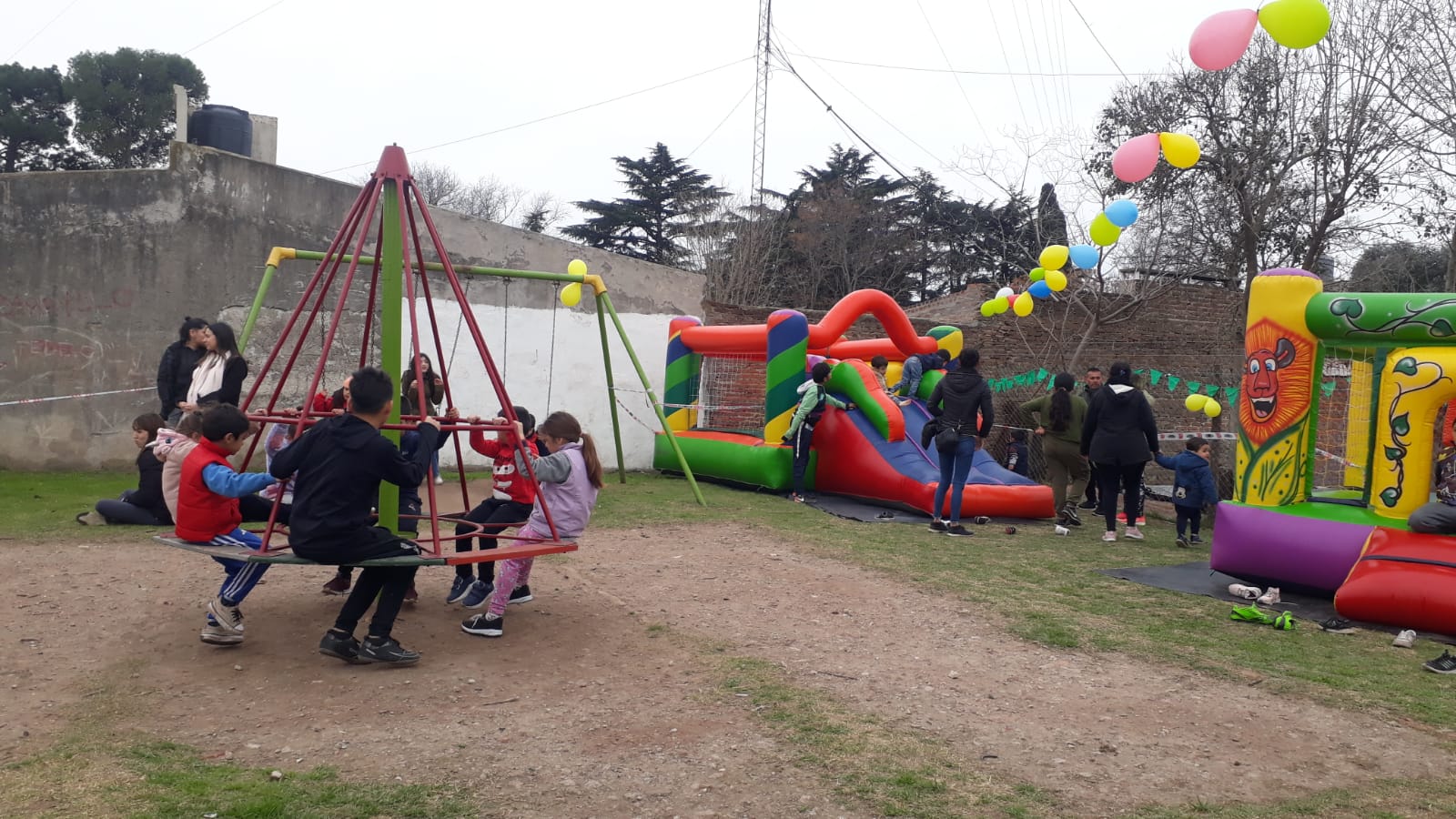 Cientos de chicos disfrutaron el día de la niñez