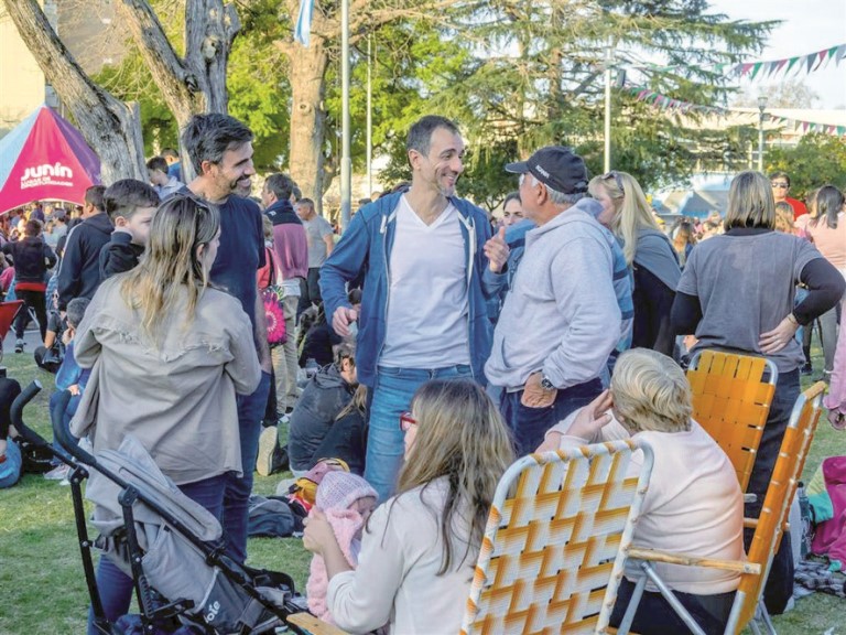 Éxito total en la feria por los tres años de “Comprá en Junín”