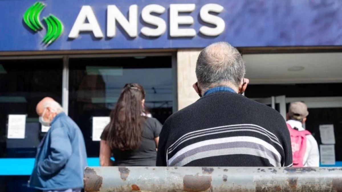 Anses comienza a pagar los suplementos por la suba del SMVM