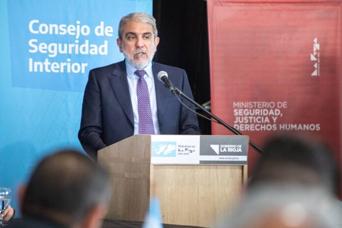 El Gobierno aseguró que existen “grupos orquestados” detrás de los ataques a comercios