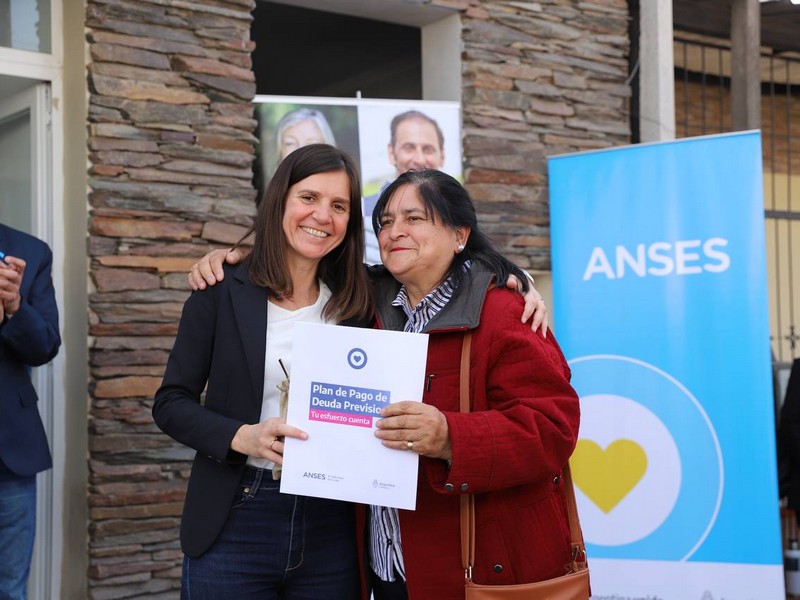 Raverta visitó tres oficinas de ANSES en Tucumán