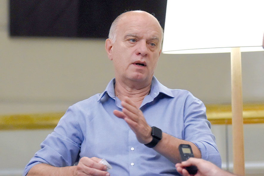 Grindetti habló de “intervenir” Suteba y salieron a responderle