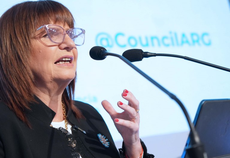 Duras críticas de la oposición al Gobierno por el fallo de YPF