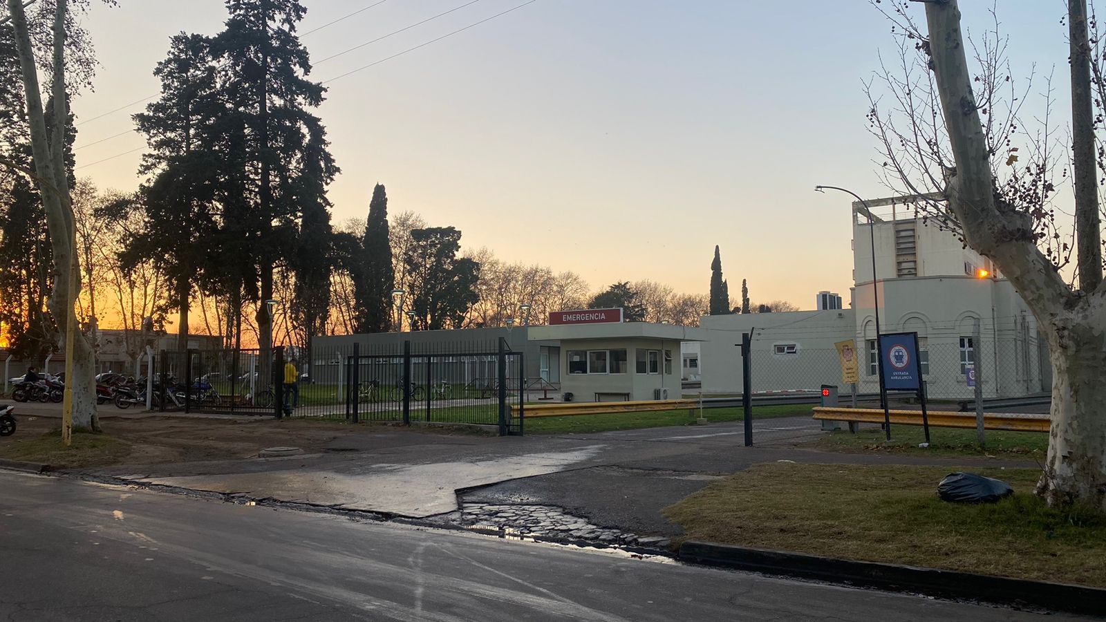 Reconstruyen la zona de  ingreso a la Guardia del Hospital