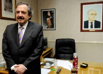 A 40 años del triunfo de su padre, Alfonsín  pidió cumplir con el «ideario radical»