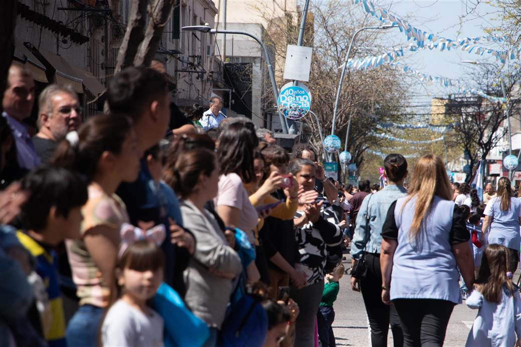 Junín celebró los 40 años de democracia con un gran desfile cívico
