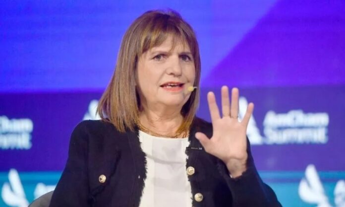 Bullrich propone grabar conversaciones entre abogados y detenidos: fuertes críticas