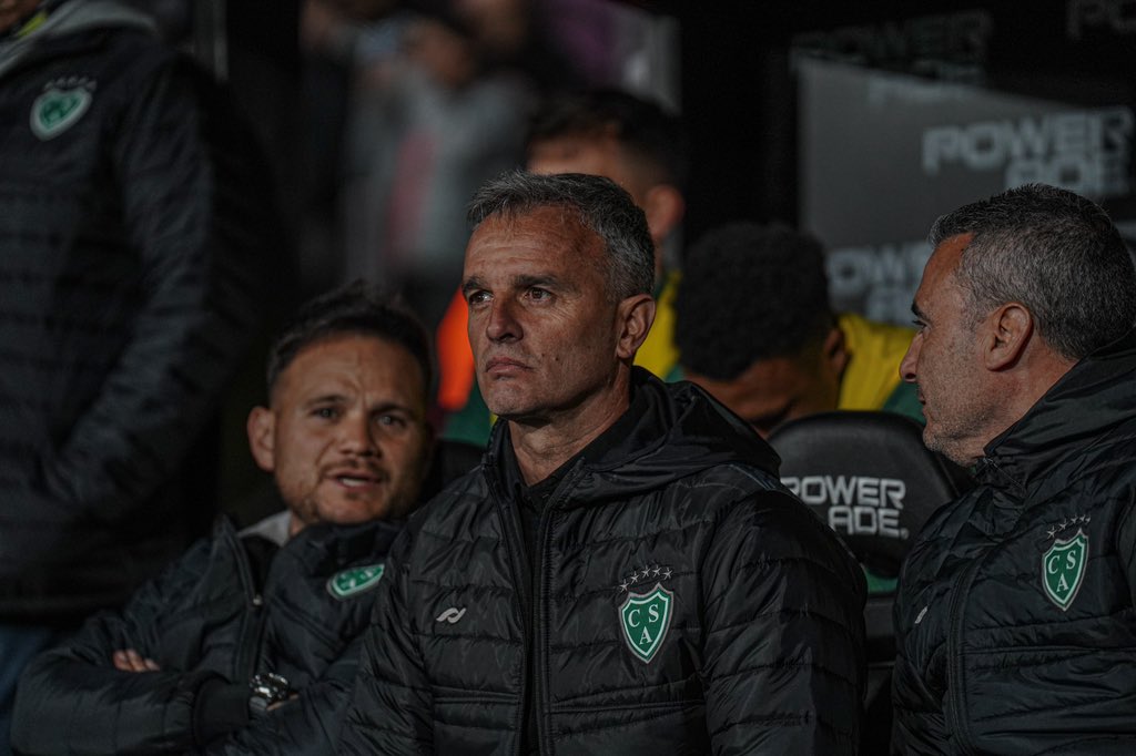 Pablo Lavallén dejó de ser el entrenador de Sarmiento