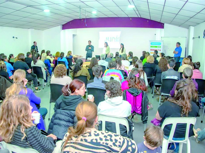 Difunden la práctica del compostaje y la  separación de residuos en los domicilios