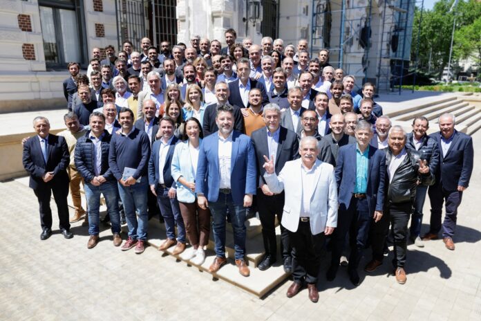 Kicillof e intendentes se reunieron para seguir “de campaña”