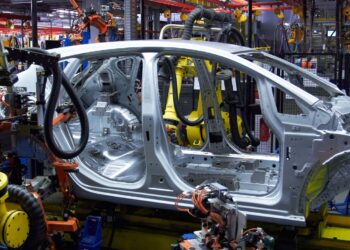 Economía electoral: por qué las terminales pisaron el freno en octubre pero los concesionarios lograron vender más autos