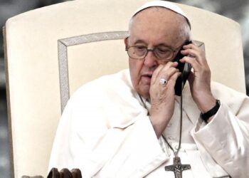 Francisco habló por teléfono con Mahmud Abbas sobre el conflicto en Gaza