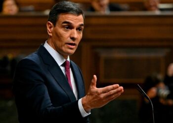 Sánchez se erige en «muro» contra la «derecha retrógrada» del PP y Vox