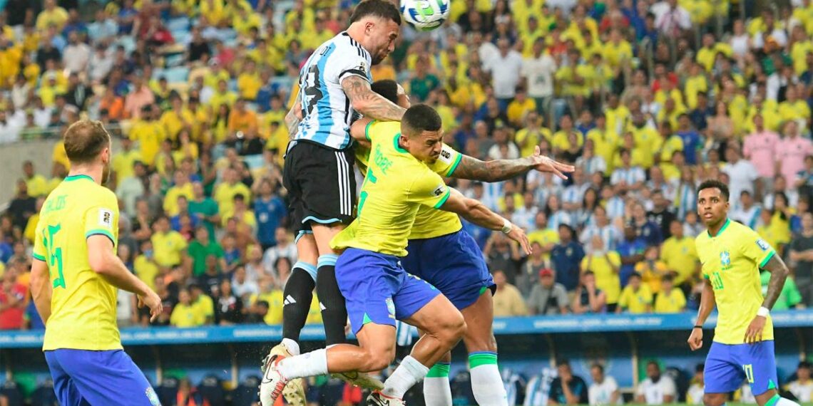 Argentina venció a Brasil en un clásico caliente por la represión policial y lo dejó sin invicto como local por Eliminatorias