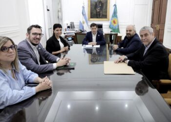Kicillof se reúne con intendentes electos para repasar la situación económica