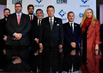 La CNE citó a los apoderados de UxP y LLA  para «preservar la convivencia democrática»