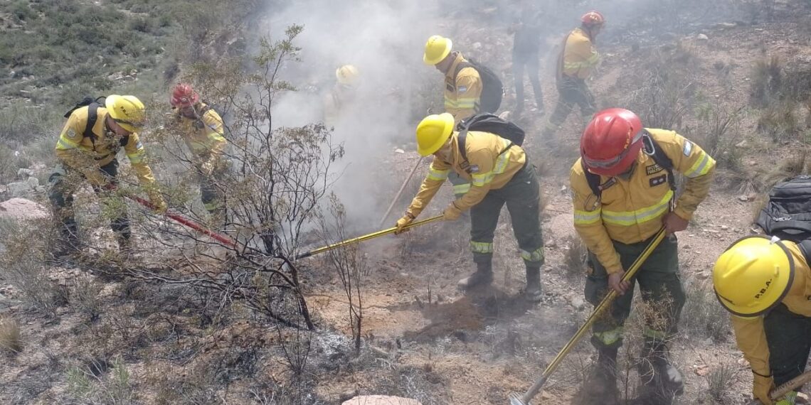 Bomberos de nuestra ciudad colaboran en los incendios de la provincia de Mendoza