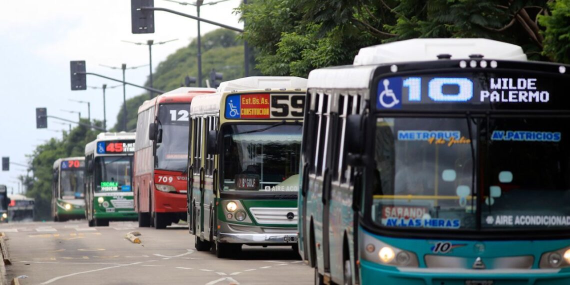 Colectivos: empresarios amenazan con un paro patronal en el Área Metropolitana