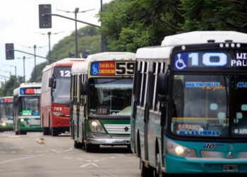 Colectivos: empresarios amenazan con un paro patronal en el Área Metropolitana