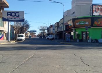 El Concejo creará una comisión de seguimiento sobre la ayuda a comerciantes