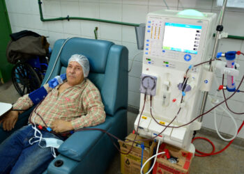 Alertan por la falta de insumos médicos para los tratamientos de diálisis
