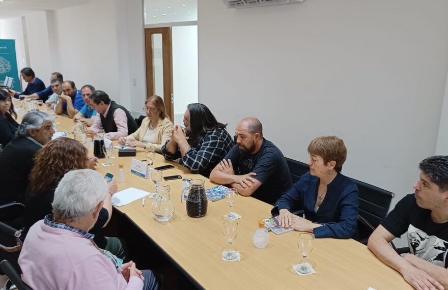 Los docentes acordaron con Kicillof: cobrarán un incremento del 22% en noviembre