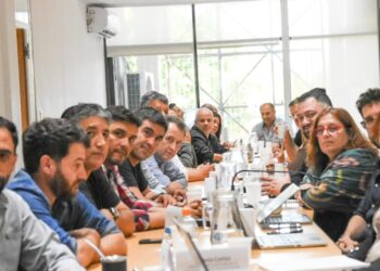 Provincia: hubo acuerdo y los estatales cobrarán un aumento del 25% con los salarios de noviembre
