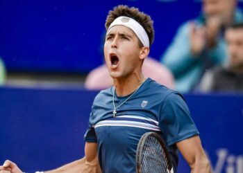 Fran Cerúndolo y Etcheverry avanzaron en el Masters 1000 de París