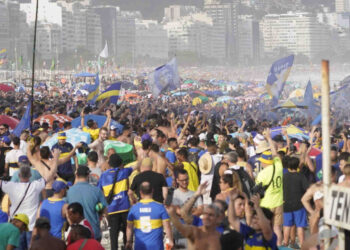 Imponente banderazo de Boca en Rio de Janeiro