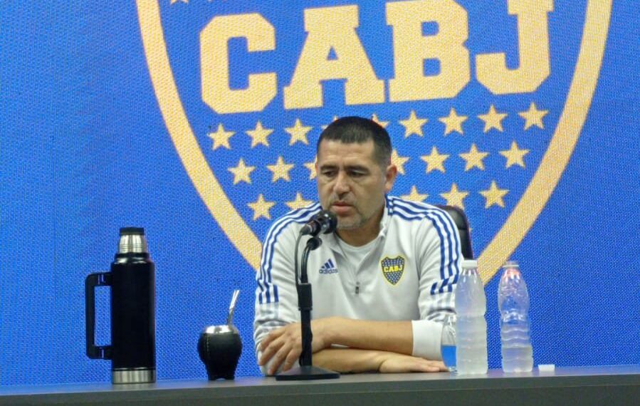 Riquelme: «Pensábamos que Almirón nos iba a acompañar hasta el final»