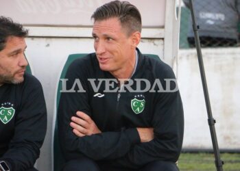 Sava dejó de ser el técnico de Sarmiento