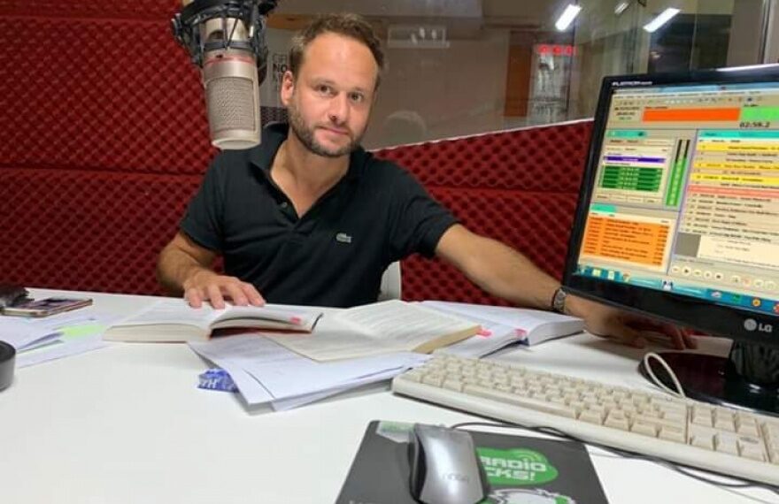 A 40 años de la democracia recuperada, ser neutral no es suficiente