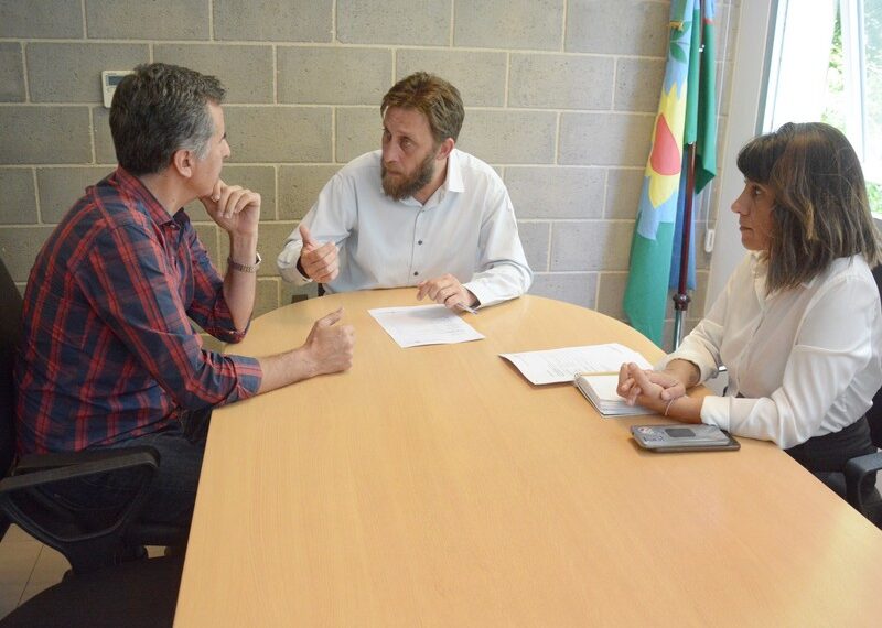 Martínez mantuvo un encuentro en Hábitat por la construcción de viviendas en Rivadavia