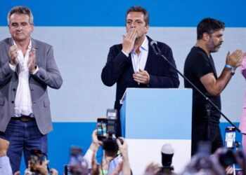 Sergio Massa reconoció la derrota y felicitó a Javier Milei