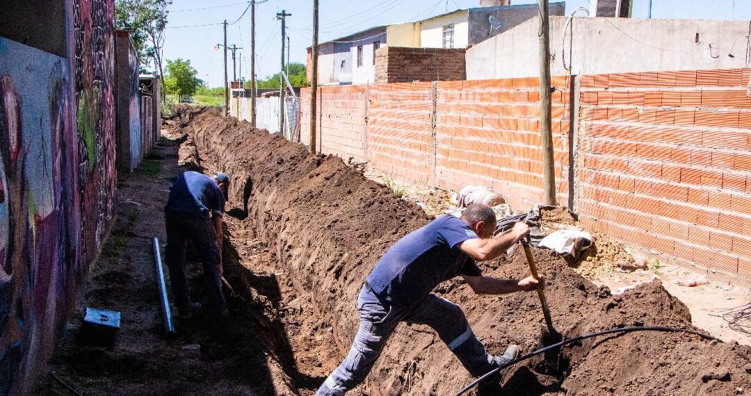 Intervención de Obras Sanitarias para extender la red de agua potable