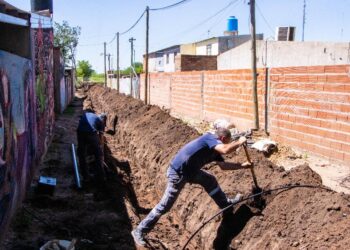 Intervención de Obras Sanitarias para extender la red de agua potable