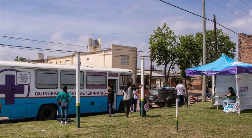 «La Muni en tu Barrio» desplegó un nuevo operativo en el barrio 11 de Julio