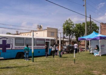 «La Muni en tu Barrio» desplegó un nuevo operativo en el barrio 11 de Julio