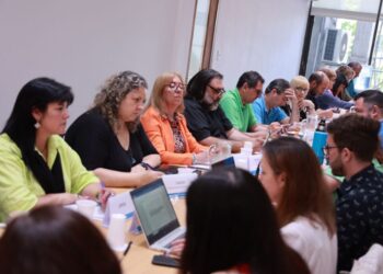 Paritarias: Provincia ofreció un 15% para noviembre y los docentes lo rechazaron