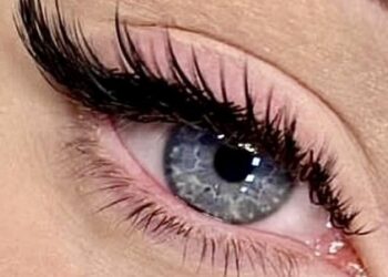 Extensiones de pestañas para embellecer la mirada