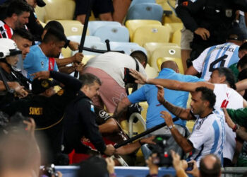 La policía brasileña reprimió a hinchas argentinos